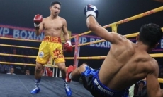 Чемпион WBC «пушкой» пересчитал ребра сопернику, и он уже не смог подняться. Видео нокаута