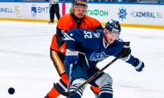 Казахстанский хоккеист покинул российский клуб после увольнения отца