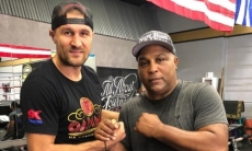 «Придётся победить его». Тренер Ковалева серьезно пригрозил «Канело»