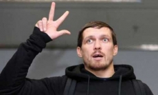 Усик танцует под попсу вместо тренировок перед дебютным боем в супертяжелом весе. Смешное видео