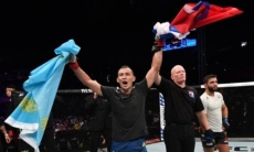 Казахский боец Исмагулов оригинально отпраздновал третью победу в UFC. Видео