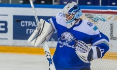 «И в воротах не Карлссон». Как «Авангард» потроллил «Барыс» на старте КХЛ