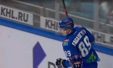 Хоккеист «Барыса» мощной «пушкой» сравнял счет в матче с «Амуром». Видео