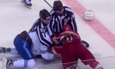 С почином! Видео первой драки молодого хоккеиста «Барыса» с капитаном клуба КХЛ