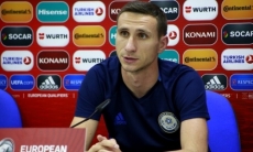 «Неправильно сыграли». Защитник сборной Казахстана назвал причины поражения от России