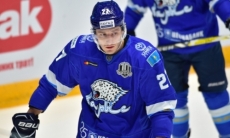 Еще один игрок «Барыса» получил удаление до конца игры с «Трактором». Видео