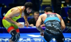 Казахстанский борец получил право сразиться за «бронзу» ЧМ-2019