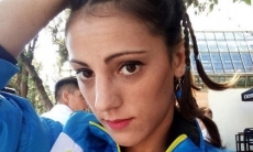 Девушка-боец стоя задушила соперницу до потери сознания. Видео