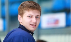 «Нам по силам пробиться в плей-офф». Защитник «Алтая» — о планах на «взрослый» хоккей