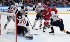 Двукратный обладатель Кубка Гагарина после матча с «Барысом» проиграл и опустился на последнее место