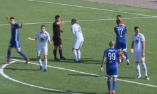 Видео удаления Устинова матча Премьер-Лиги «Атырау» — «Окжетпес»