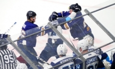 258 минут штрафа. В Усть-Каменогорске хоккеисты устроили массовую драку