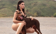 Волейболистка сборной Казахстана устроила горячую фотосессию с собакой