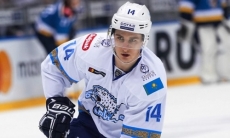 «Получил клюшкой в лицо». Легионер «Барыса» — о победной шайбе и своей травме