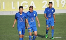 «Каспий» потерпел первое разгромное поражение в сезоне в матче с тремя удалениями