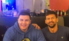 Казахстанский боксер прибыл в Екатеринбург на бой со скандальным обидчиком Левита