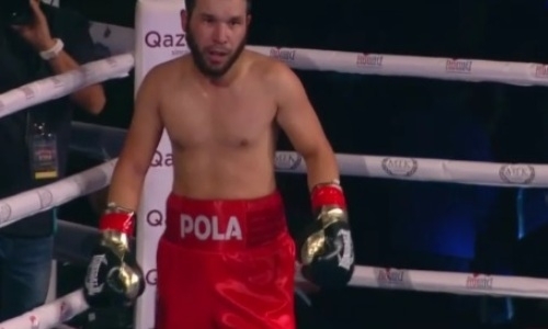 Небитый казахстанский боксер дважды отправил в нокдаун и нокаутировал россиянина в Алматы