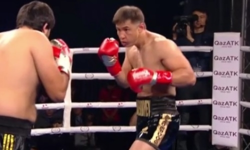 Видео нокаута казахстанского боксера в титульном бою в Алматы