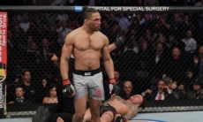 Известный боец UFC потерпел первое поражение в карьере после страшного нокаута. Видео