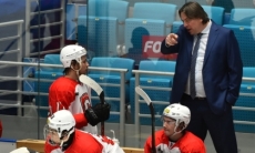 «Молодежный хоккей, наверное, из-за этого». Тренеру «Спутника» не понравился результат матчей со «Снежными Барсами»