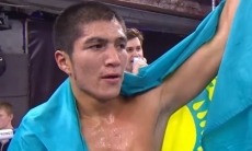 Непобежденный казахстанец отправил в нокдаун и победил экс-претендента на титулы WBA и WBO