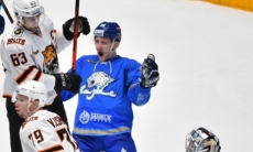 «Не перестает удивлять». КХЛ в восторге от шайбы казахстанского форварда «Барыса»