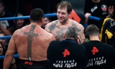 «Так получилось». Емельяненко извинился перед фанатами после нокаута самого сильного человека России