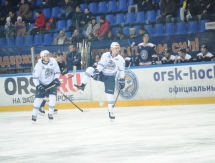 Фоторепортаж с матча ВХЛ «Южный Урал» — «Номад» 5:2