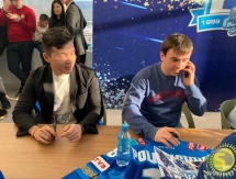 Фоторепортаж с автограф-сессии легенд «Барыса» в Нур-Султане