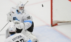 Голкипер «Динамо» после разгрома от «Барыса» покинул расположение команды