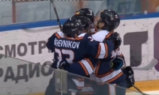 Видеообзор матча ВХЛ «Южный Урал» — «Сарыарка» 5:0
