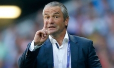 «Уже не выглядит безнадеждным». Экс-тренера сборной Казахстана призвали спасти европейский клуб