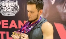 Казахстанский спортсмен взял три «золота» на чемпионате Европы по стритлифтингу