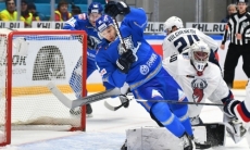 «„Барыс“ в полном порядке». КХЛ — о шансах казахстанцев в плей-офф и нестареющем Старченко