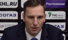 «Такой хоккей нельзя показывать». Тренер «Торпедо» в гневе от разгрома «Барысом»