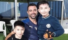 Казахстанский «Ник Вуйчич» встретился с легендой «Барселоны»