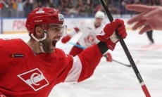 «Барыс» помог «Спартаку» продолжить победную серию в КХЛ