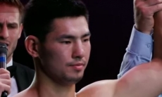 Казахстанский боксер во втором раунде нокаутировал россиянина с 73 боями в профи