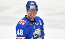 «На равных с лучшими легионерами». КХЛ отметила высокий уровень форварда сборной Казахстана