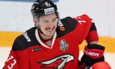 Главный конкурент «Барыса» в сезоне КХЛ продлил контракт с чемпионом мира