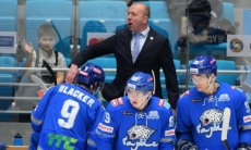 «У нас не получилось». Скабелка после победы над «Автомобилистом» рассказал о тактических перестроениях «Барыса»