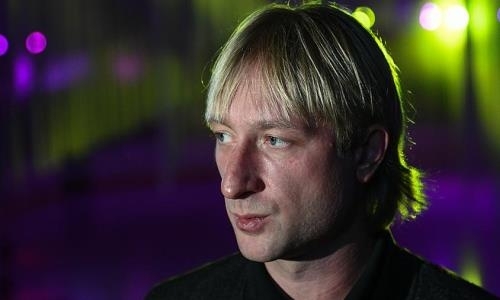 «Ты сам-то понял, что ляпнул? Кто это роток открыл?» Плющенко унизил члена группы тренера Турсынбаевой