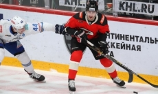 «Никакой закономерности». Хоккеист «Авангарда» объяснил поражения «Барысу» с одинаковым счетом