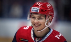 «Им повезло». Хоккеист «Локомотива» объяснил две шайбы от «Барыса» в первом периоде