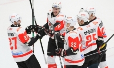 «Авангард» одержал третью подряд победу в КХЛ и увеличил отрыв от «Барыса»