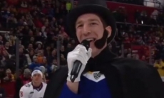 Капитан «Барыса» Даррен Диц в образе Пушкина круто отжог на Матче звезд КХЛ. Видео