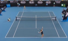 Видеообзор матча Australian Open Дияс — Бертенс 2:6, 6:7