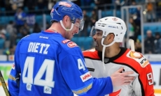 В погоню за своим бывшим бомбардиром. Кто из «Барыса» может догнать Доуса и Ко