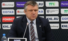 «Тяжело находить какие-то слова, когда ты страдаешь». Наставник «Нефтехимика» выдал печальную речь после поражения «Барысу»