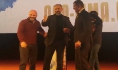 Александр Емельяненко напугал Магомеда Исмаилова во время дуэли взглядов. Видео
